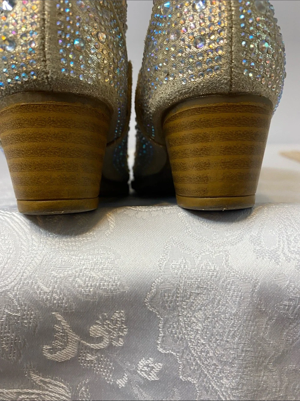 Pre owned girls Forever Link River Gold Rhinestone Bling Cowboy Boots, sz. 10